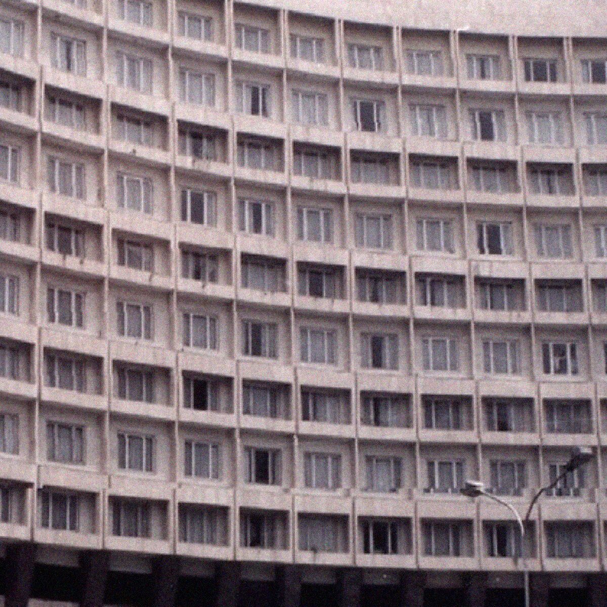 Curved facade grid detail — Hotel Park, New Delhi